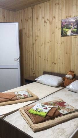 Родные Пенаты гостевой дом в Кучугурах